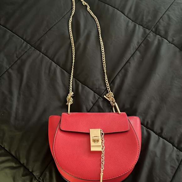 Red faux leather crossbody bag - Picture 2 of 6